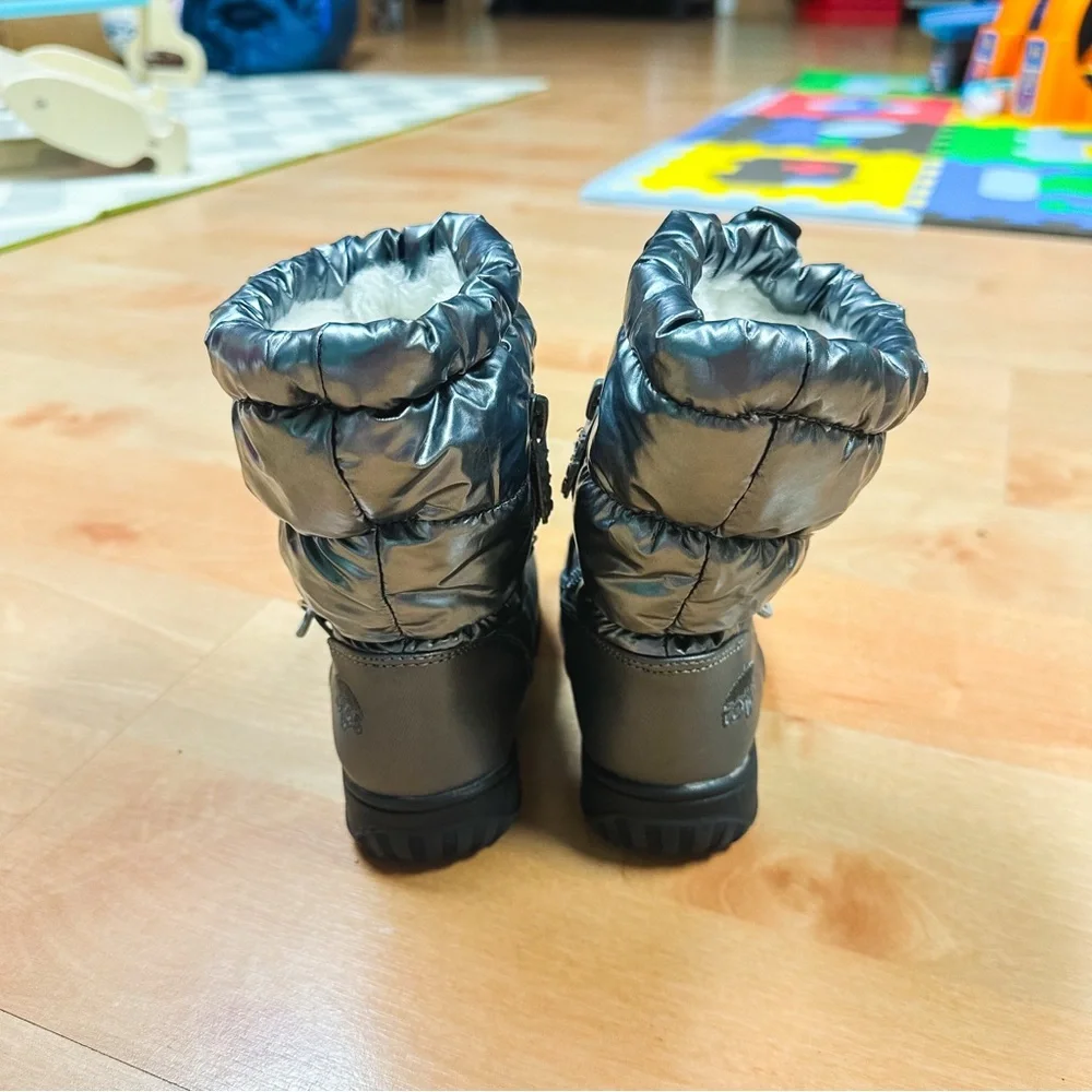 Totes Silver Metallic Waterproof Fleece Lined Toggle Closure Snow Winter Boots 8